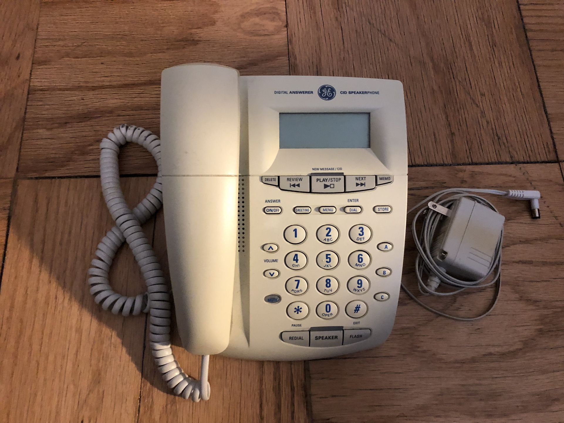 Vintage GE 29897GE1 Single Line Corded Phone With Answering System