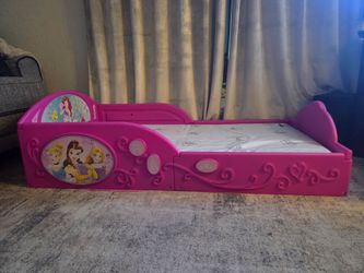 Toddler Princess bed with mattress