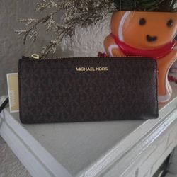 NWT Michael Kors Wallet