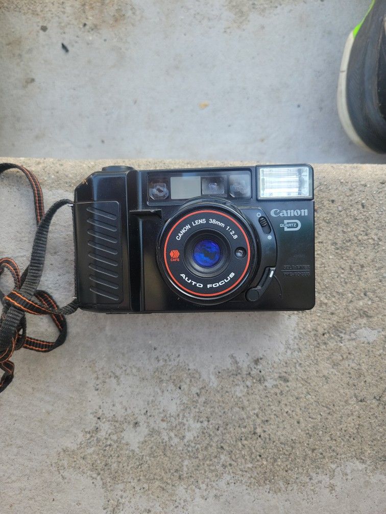 Canon 35 Mm Camera Canon D Quarts