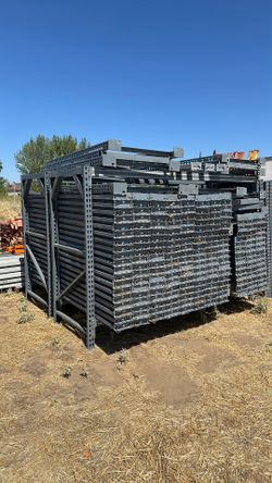 Adjustable 3-Shelves Metal Racks. (Like New)