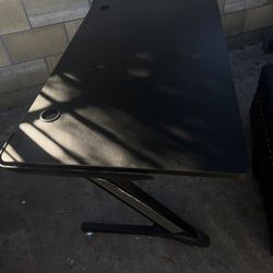 CARBON FIBER GAMING TABLE