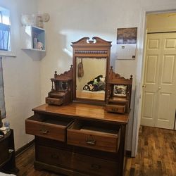 Dresser 