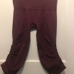 Lululemon crop burgundy leggings