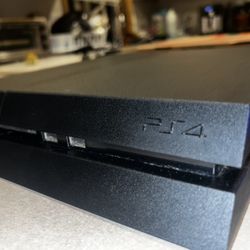 PlayStation 4 (ps4) 500GB Black Plus 2 Controllers And Games