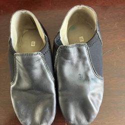 Girls Size 13.5 Jazz Dancing Shoes 