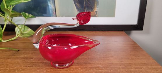 Vtg Viking Glass Swan Bowl Dish Figurine Rich Red, Clear Curved Neck USA 7 x 5"