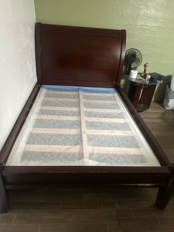 Full size bed