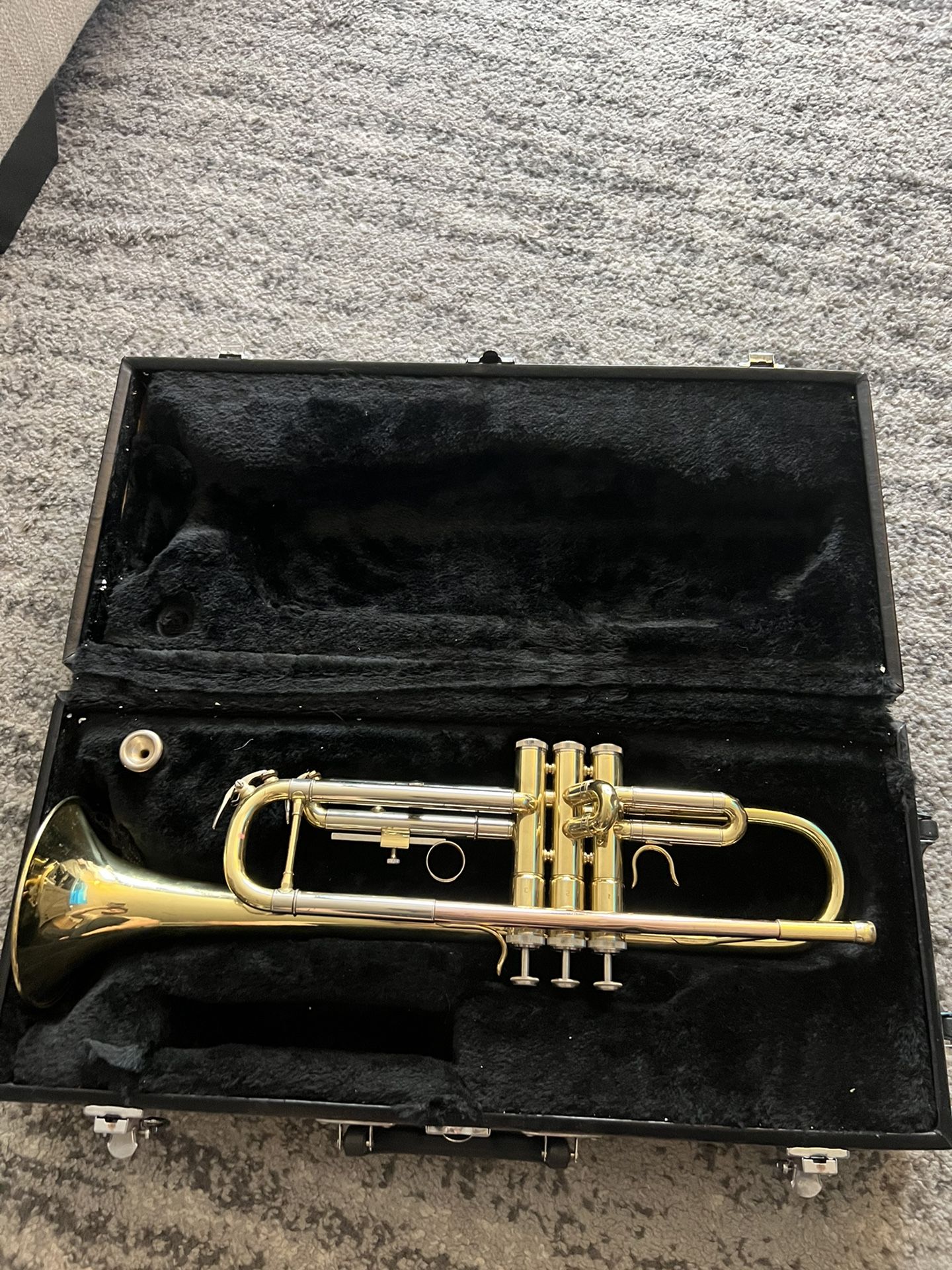 Vintage LJ HUTCHEN trumpet With Mouthpiece And Case