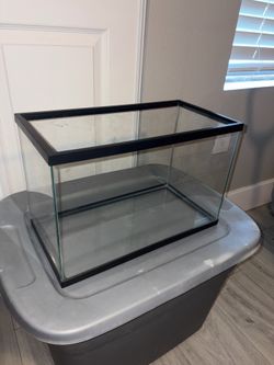 5.5 gallon framed tank