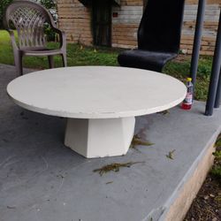 Metal Table Concrete I'm Asking $100 But It's A Little Bit Scratch But It Is Heavy