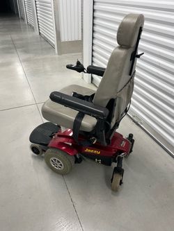 Jazzy select GT like new condition almost. Works good needs batteries Price firm