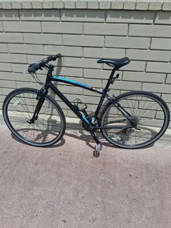 Raleigh Cadent 1 Hybrid Fitness Road Bike