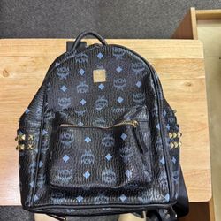 New M Backpack