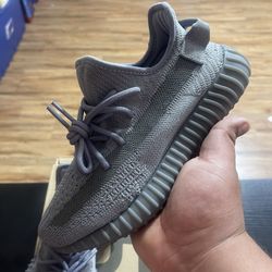 ADÍDAS YEEZY LT GREY 