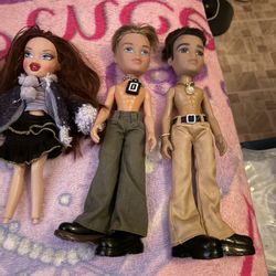 Bratz Dolls Vintage With Clothes 