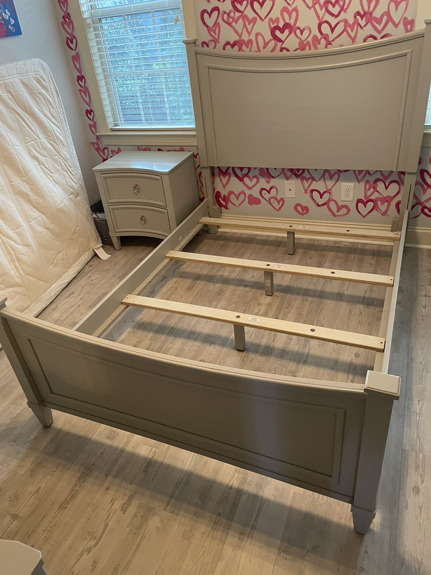 Full Grey Wood Bedroom Set
