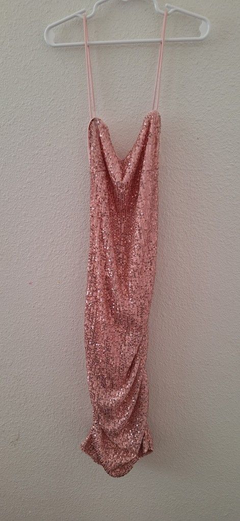Fashion Nova Dresses With The Tags Still On - greenwatershopping.com