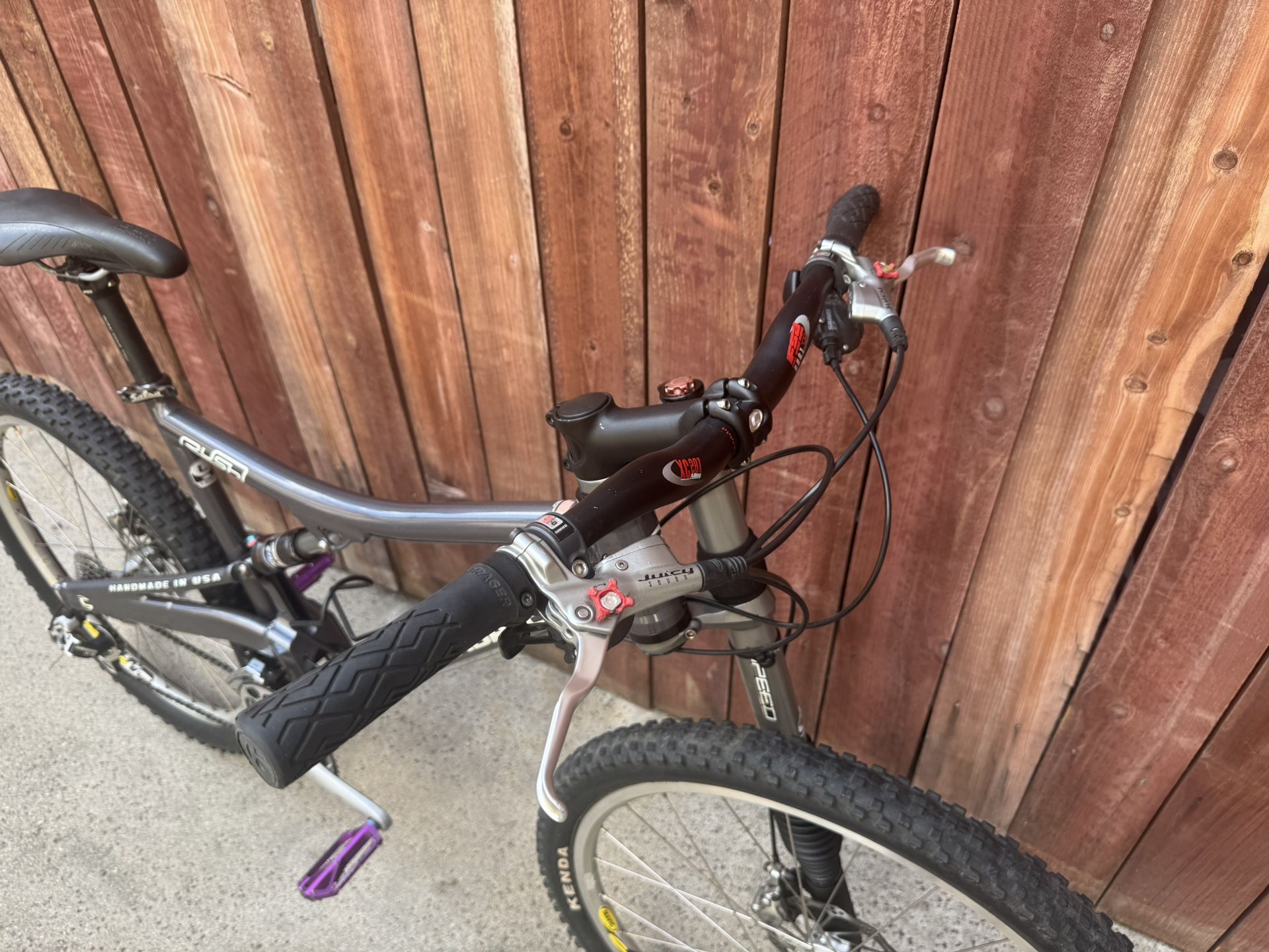 2006' - 26' MTB CANNONDALE LEFTY RUSH / 9 Speed / Aluminum Frame