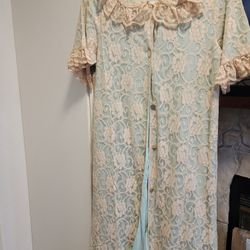 Vintage Turquoise With Beige/light Pink Lace "Smart Time" Ladies Robe