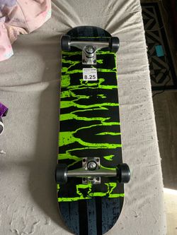 Complete Creature  skateboard
