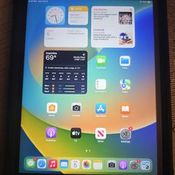 Ipad 5 128gb with  case