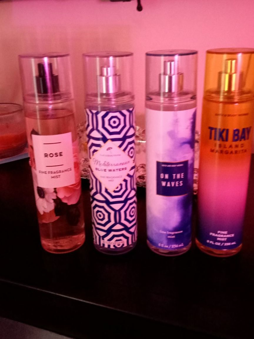 4 Full Bottles Of Bath And Body Works Perfume