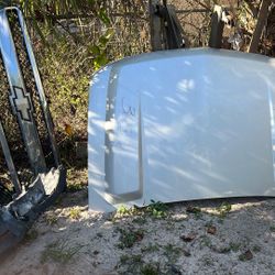 2007-2013 Chevy Tahoe Hood 