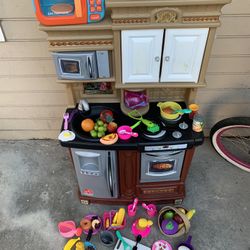Kitchen As Is Acsesories Are Included $55