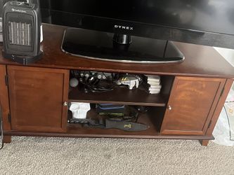 Entertainment Center / Tv Stand 