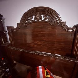 BED FRAME & DRESSER SET 