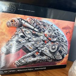 Star Wars Millennium Falcon Building Set