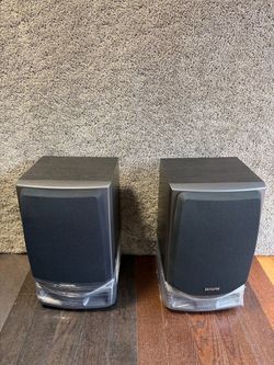 Aiwa Bookshelf Speakers Pair