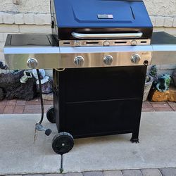 **Char-Broil True Infrared Gas Grill**