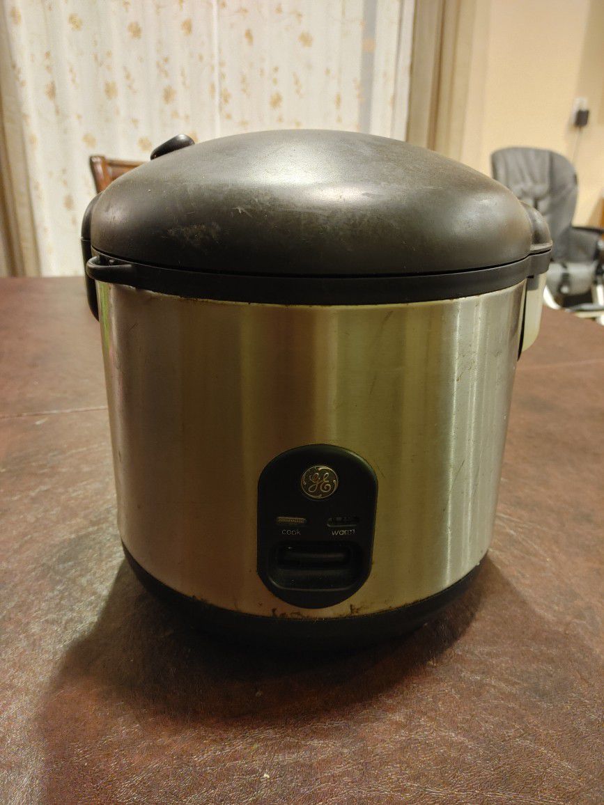 Aroma rice And Grain Cooker 6 Cups 1.5 QT for Sale in Joliet, IL - OfferUp