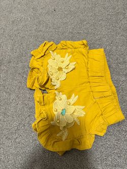 Yellow Ruffle Baby Girl Bloomers Set. 2-3 yrs old