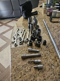 sockets,adapters,wrenches,extensions