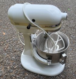 KitchenAid Artisan 5 Qt Tilt Head Stand Mixer Working