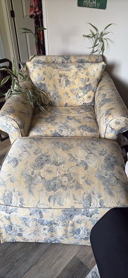 Floral Armchair and Ottoman Set
