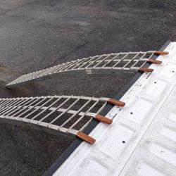 8' Curved Aluminum Loading Ramps 