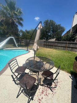 Variety of furniture — Check description