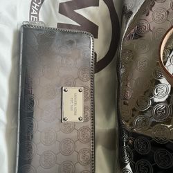 Micheal Kors Silver Purse & Matching Wallet 
