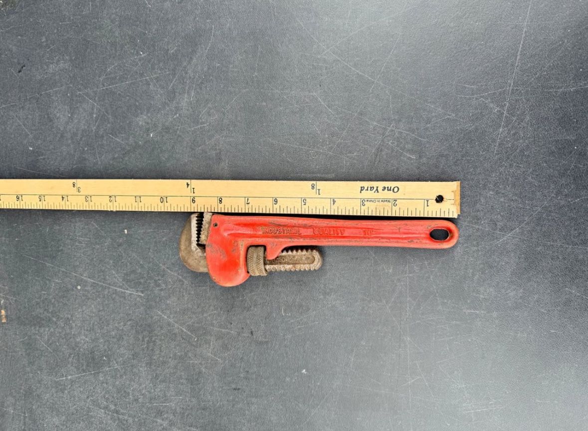 Vintage Industrial Quality 10″ Pipe Wrench – Spain-Made – Heavy Duty Cast Steel