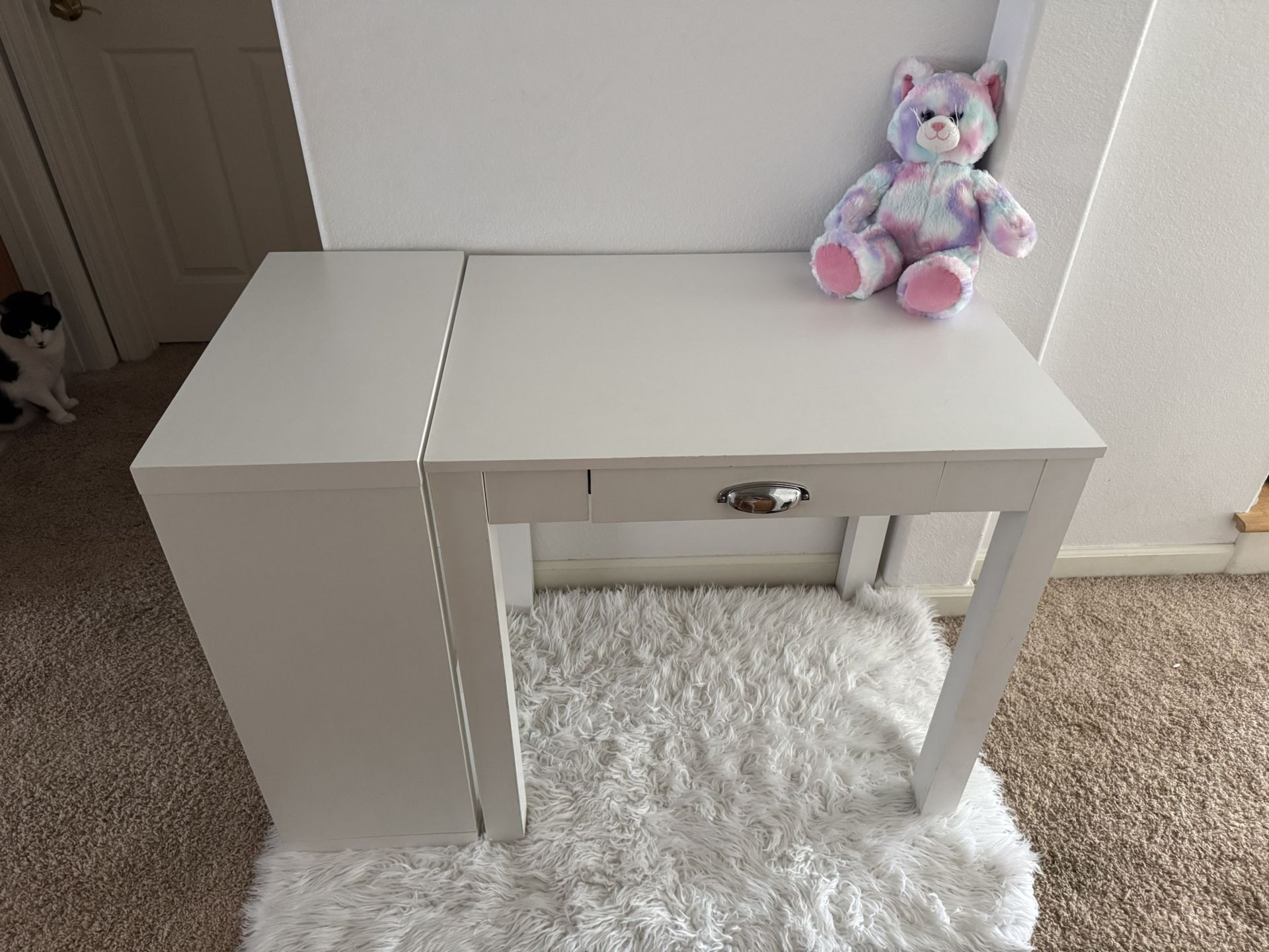 Desk With Matching Bookshelf