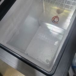 Like New 7cu. Freezer