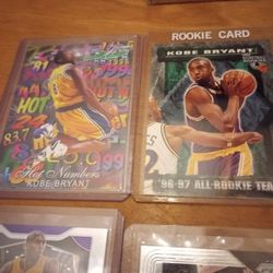 12 Kobe Bryant Cards
