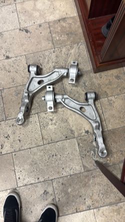 2018 Lexus is300 lower control arms