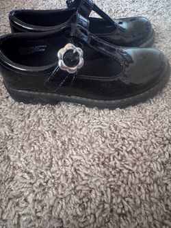Girl shoes