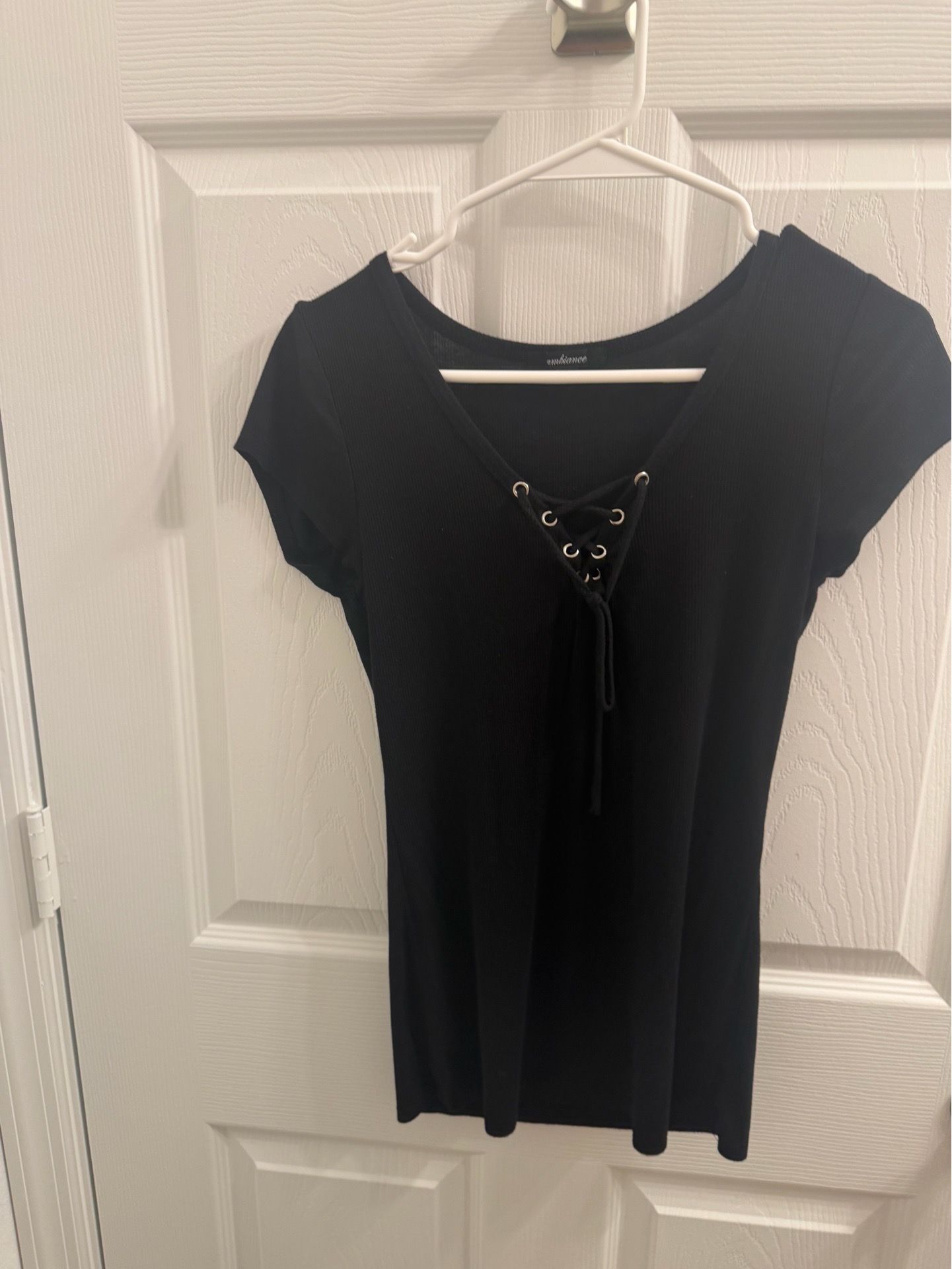 Medium V-Neck