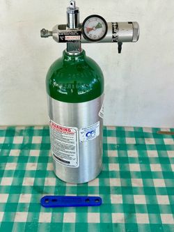Medical Oxygen Cylinder with Regulator